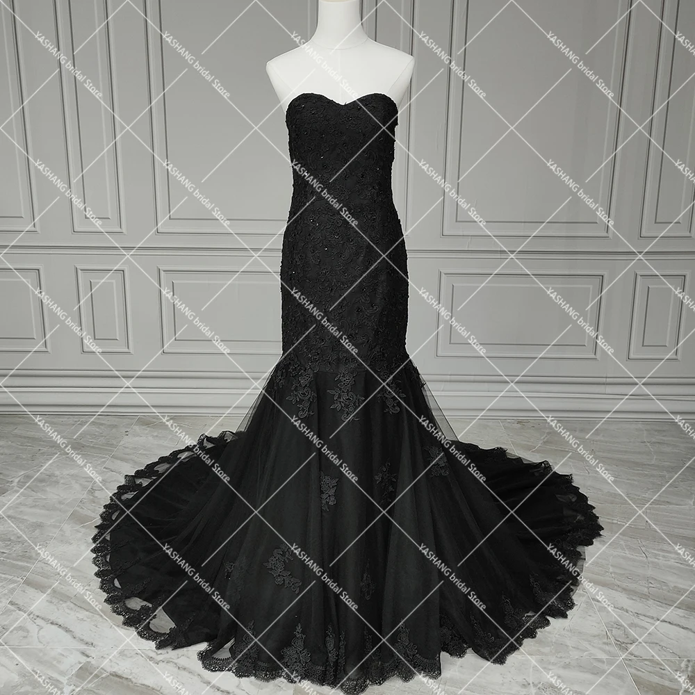 Vestido de novia gótico negro de sirena sin tirantes, ajuste personalizado y acampanado, tren largo con cuentas, apliques de lujo, vestidos de novia con forma de corazón