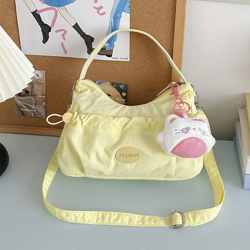 

Niche Design Korean Version Versatile Shoulder Bag for Women Simple Fashion Daily Travel Crossbody Bag Casual Commuting Handbag