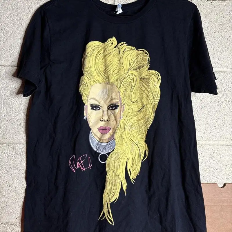 تي شيرت RuPAUL Face Blonde Hair ΩS DRAG RACE أسود متوسط الملكة #1