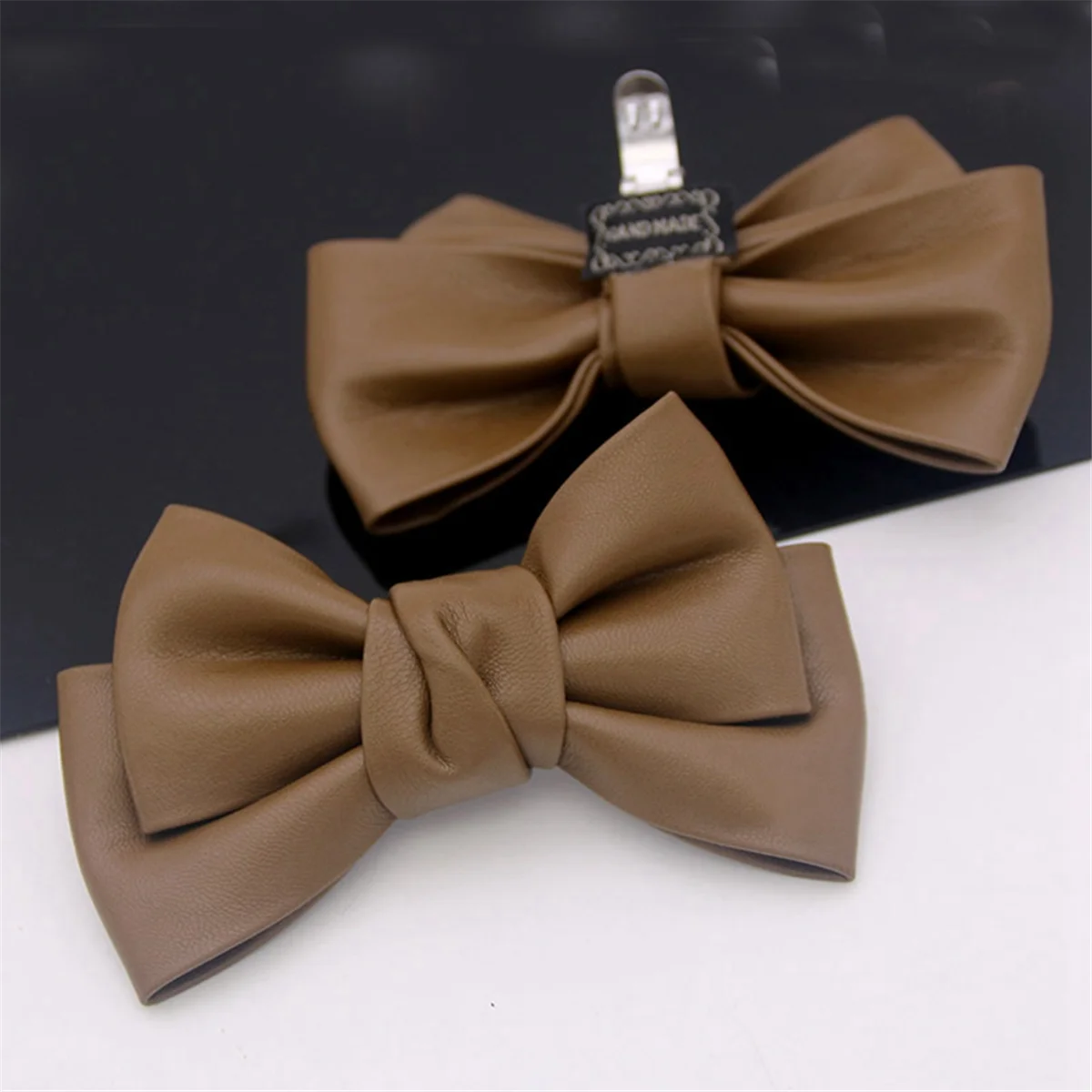 2Pcs Removable Shoe Clips Leather Bow Shoe Clips Shoe Jewelry Clips Wedding Party Shoe Buckle Black