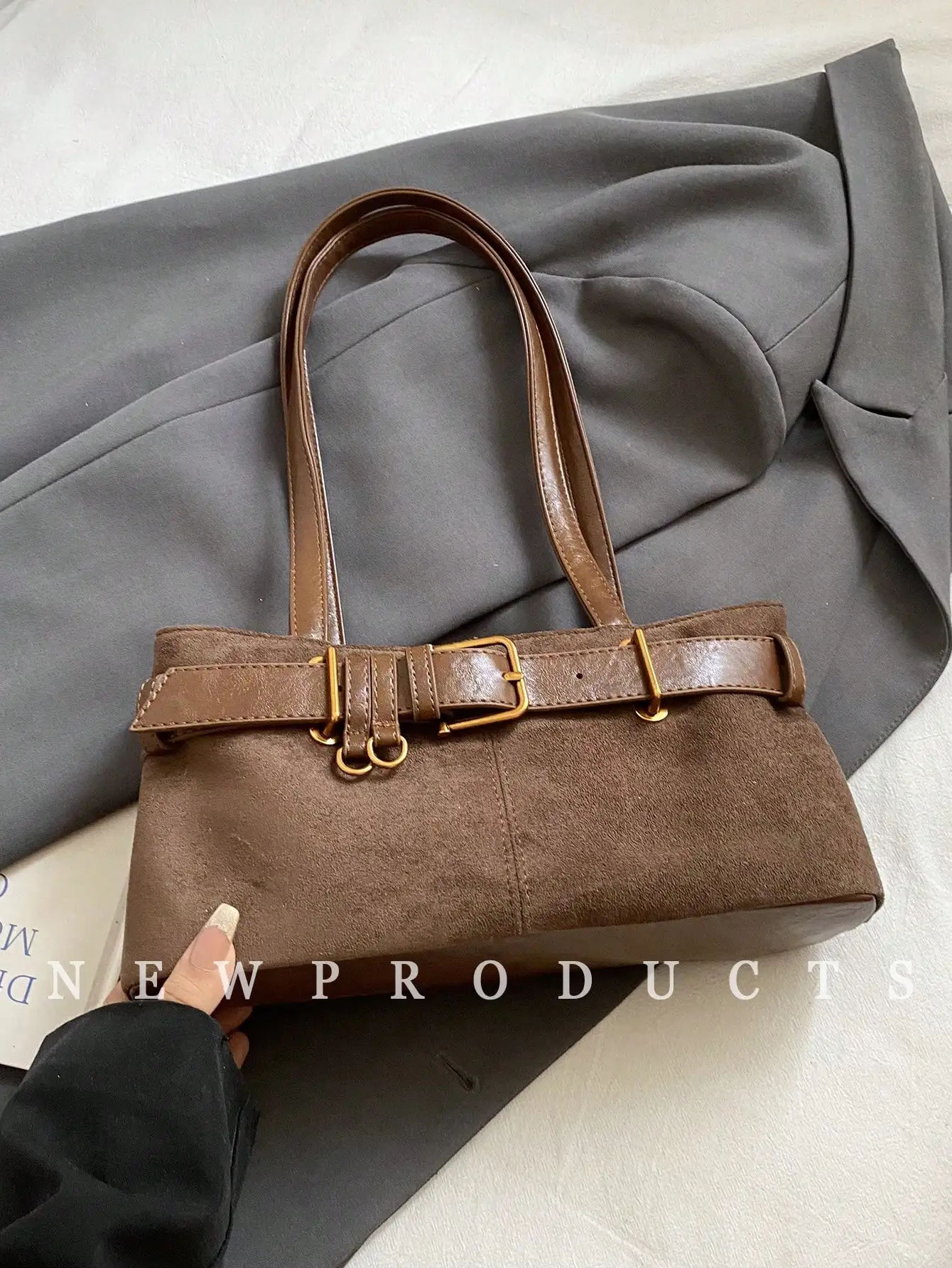 حقيبة كتف مخملية من البولي يوريثان بلون سادة منخفضة الشاي، حقيبة يد كلاسيكية مربعة بمقبض مزدوج للسفر للنساء