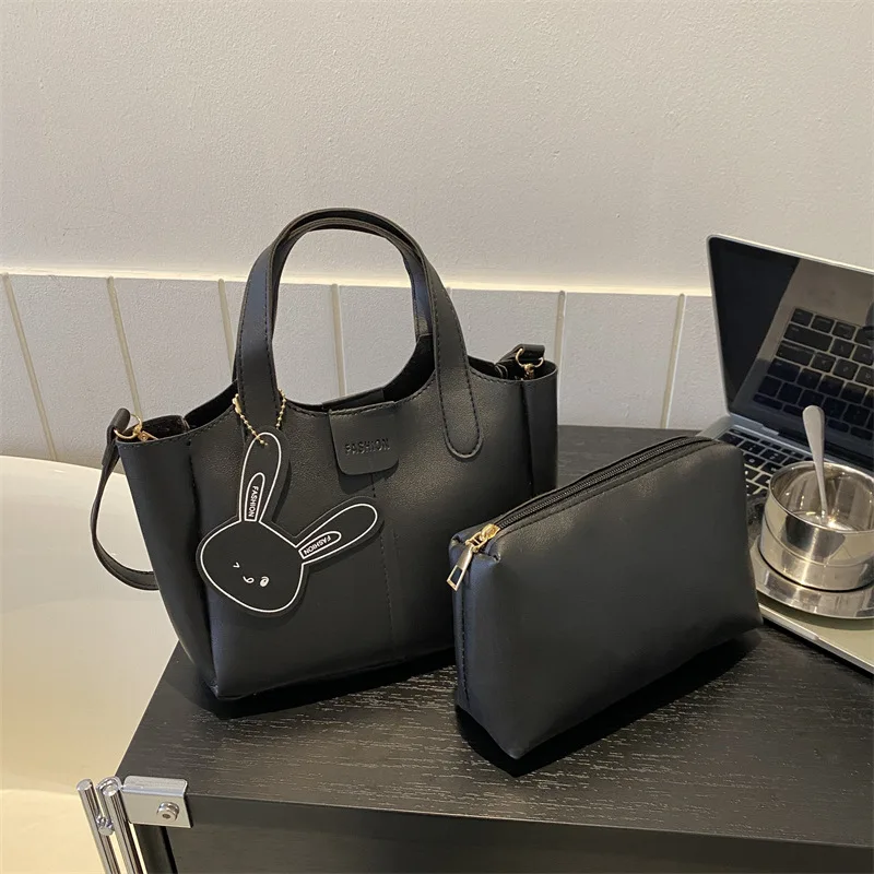 Retro Soft Leather Atmosphere Commuter Shoulder Bag for Women Spring/Summer New Handbags Popular Year Crossbody Tote Bag