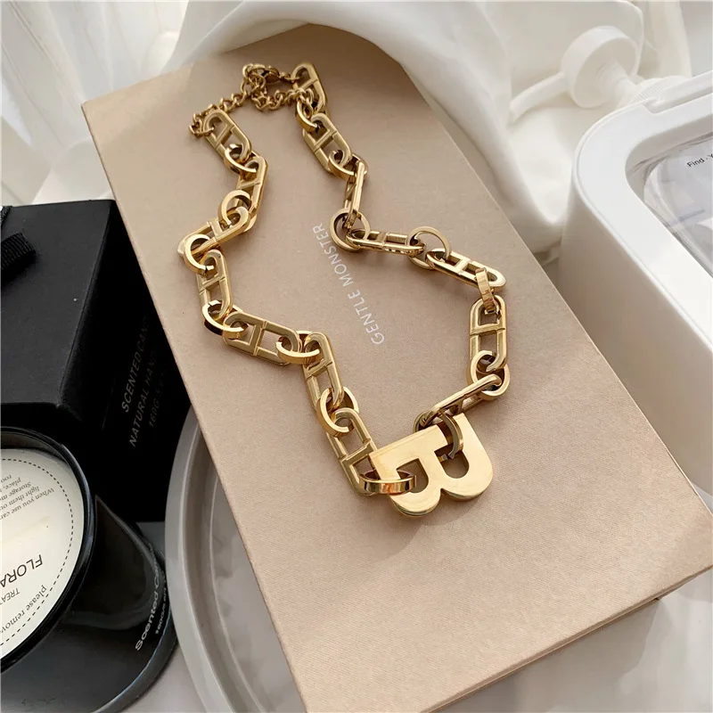 G&D Glamorous Golden Gothic Necklace for Ladies' Extravagant Event Bold Luxe Hiphop Punk Chunky Chain with Letter B Pendant