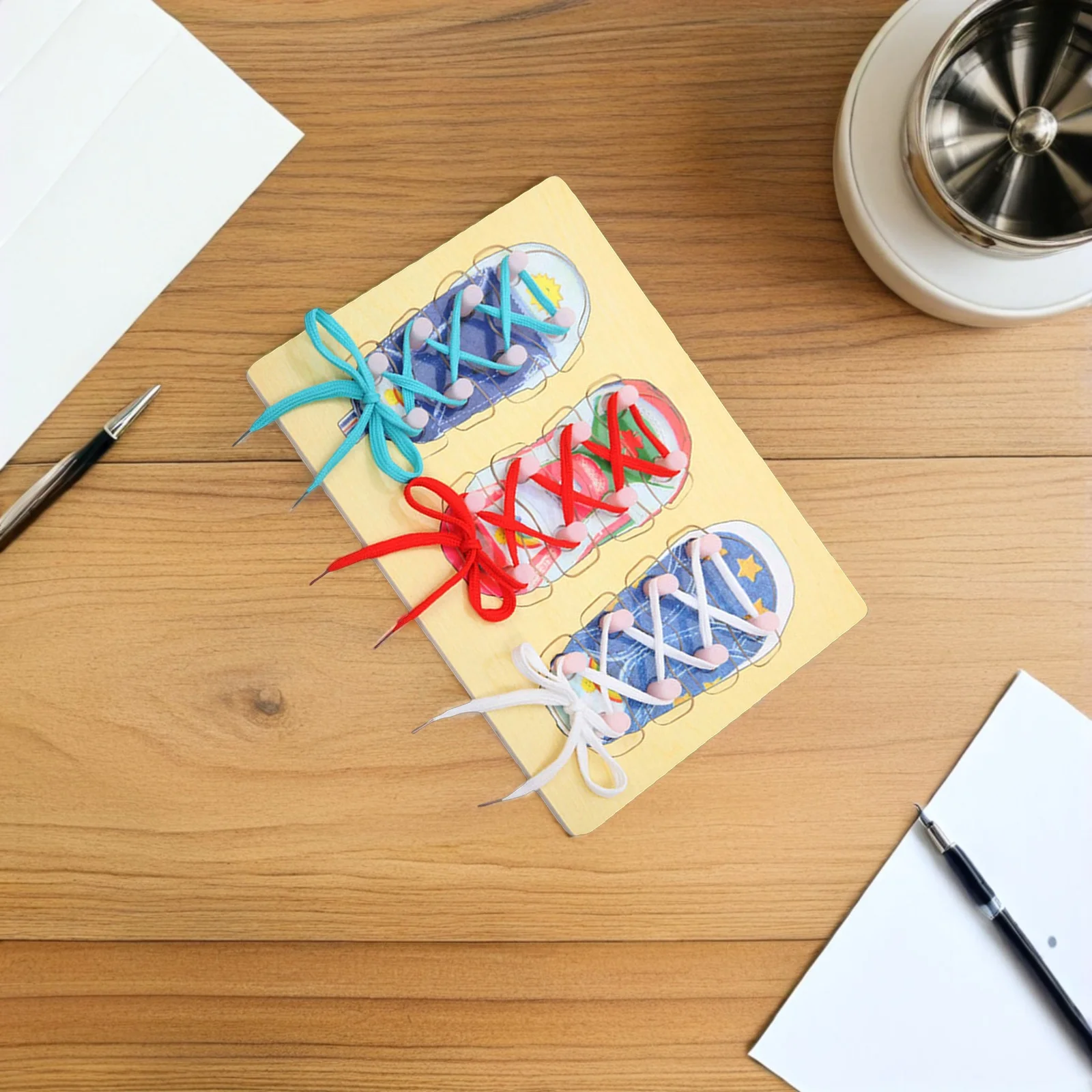 Schoenveterbindbord voor peuters Houten leerpuzzel Ontwikkelt onafhankelijkheid Aangrijpvaardigheden Vroeg onderwijs Thuis Kleuterschool