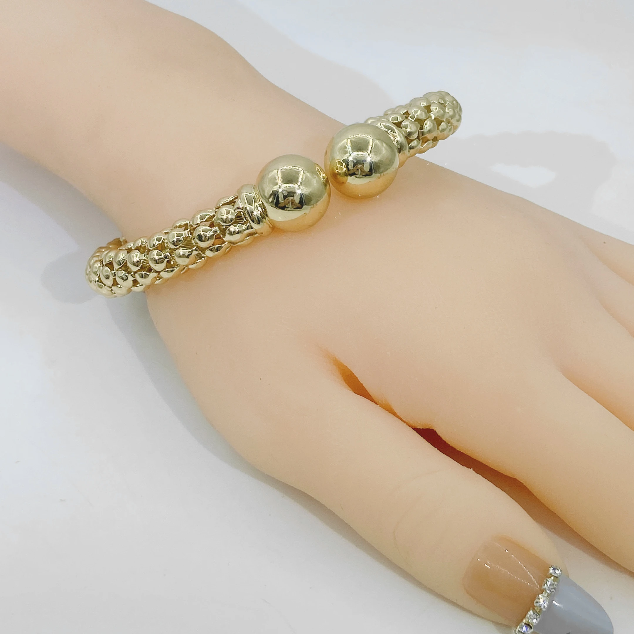 

Hot Sale Classic 18K Gold Plated Women Bracelets Luxury Party Italian Gold Style Bracelet Accessories High Quality