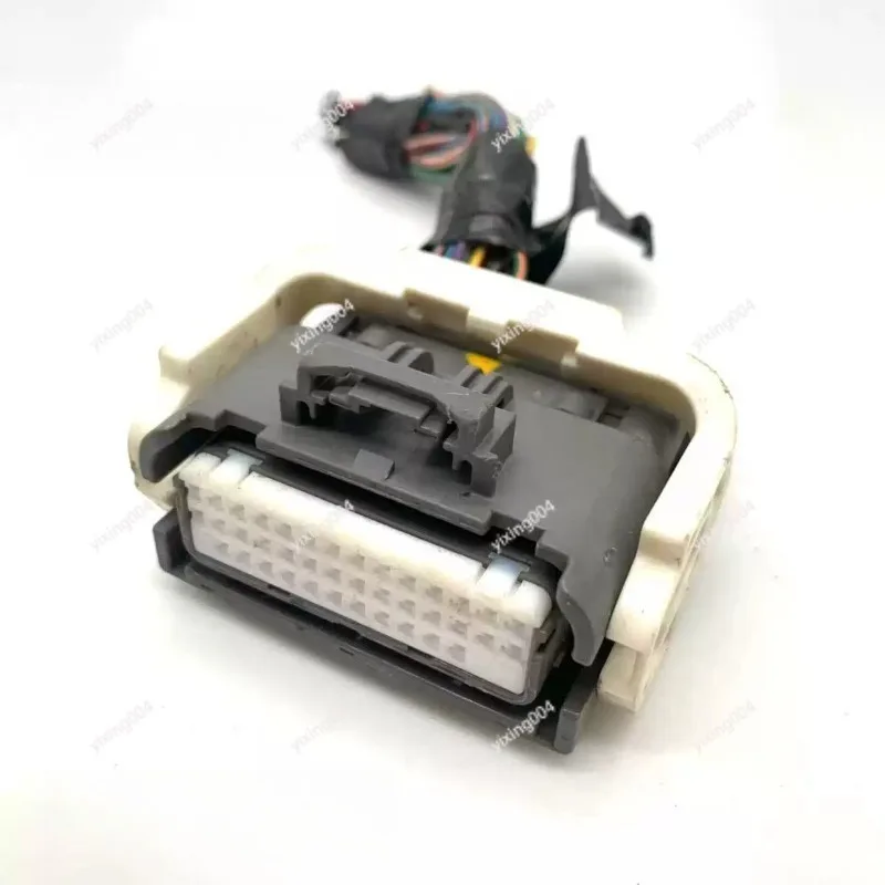 Automotive Gearbox and Engine Computer Board Connector Auto ECU Wiring Plug Replacement Part Used Parts