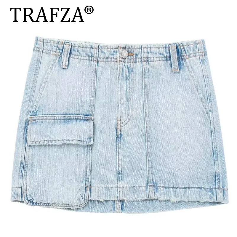 

TRAFZA 2024 Summer Women's Chic Asymmetrical Pocket Decoration High-Waisted Denim Half Skirt Fashion Denim Mini Skirt