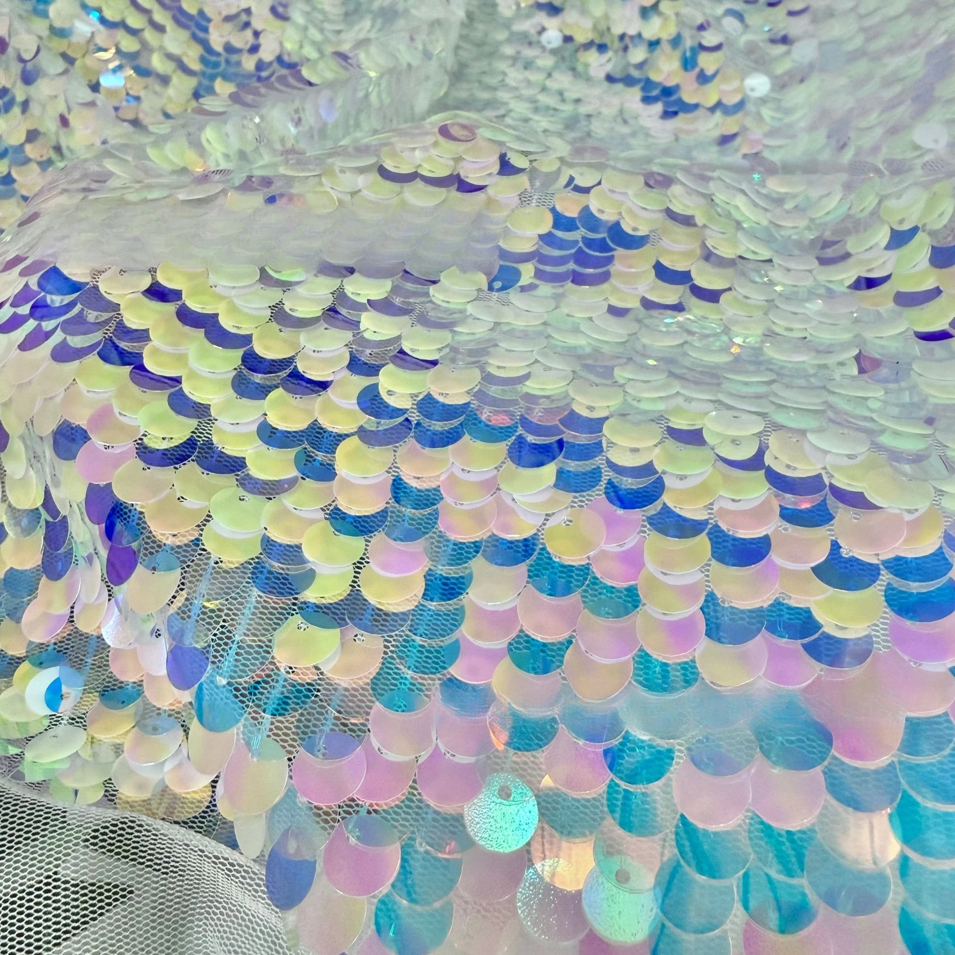 

Лазерный прозрачный лист, ткань с блестками в виде рыбьей чешуи, сверкающий большой подвесной лист, вышитая ткань, прямые поставки с фабрики