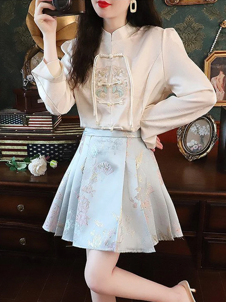 

Модный новый комплект в китайском стиле, топ с цветочной вышивкой, рубашка, плиссированная юбка, элегантный темпераментный нишевый комплект из двух предметов