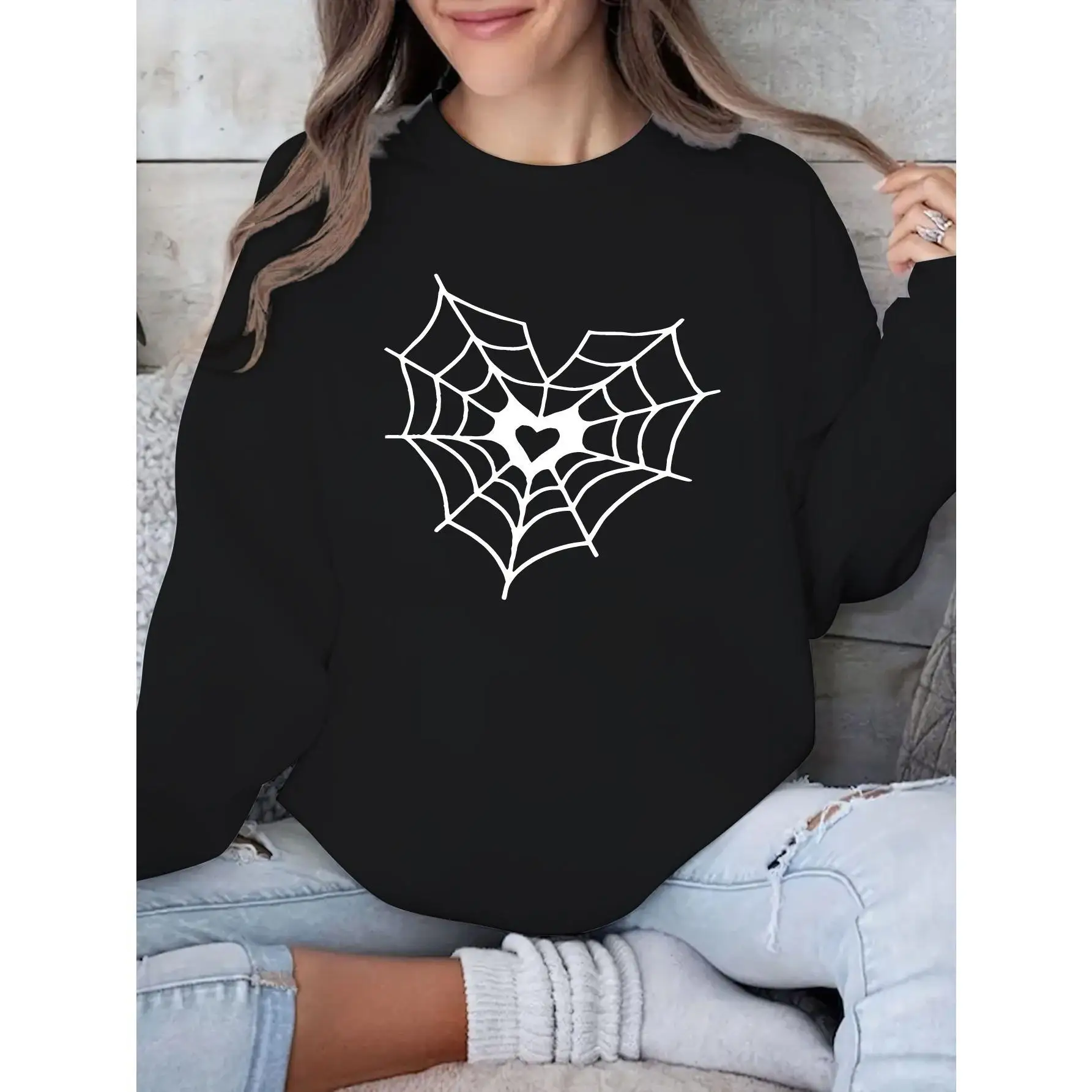 

Cute Heart Spider Web Sweatshirt | Women's Halloween Love Crewneck Jumper | Horror Theme Graphic Long Sleeve Fall Pullover