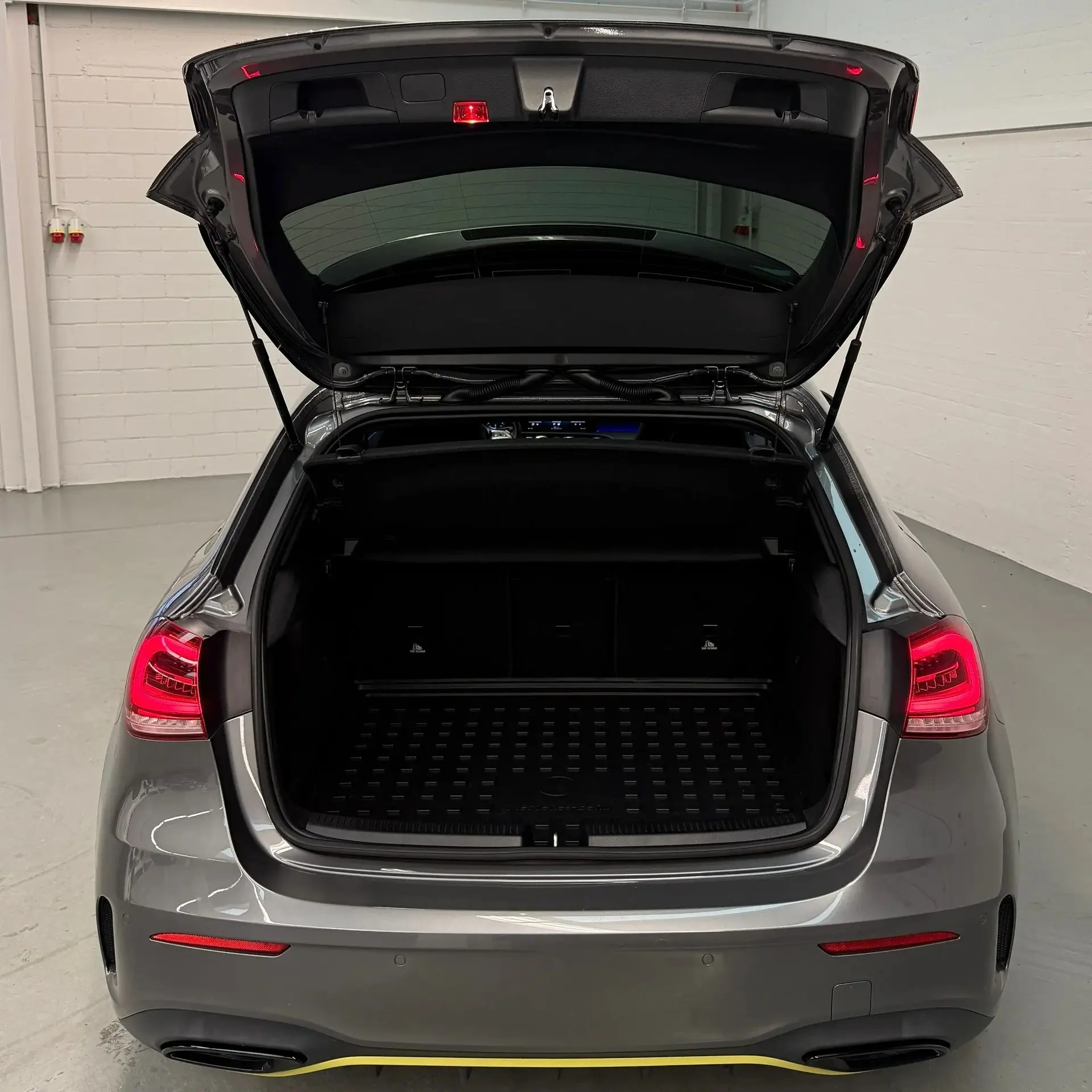 

Rear Tailgate Auto Struts With Spring For Mercedes-Benz A-Class W177 2018-present Trunk Boot Lift Support Shock Absorber Damper