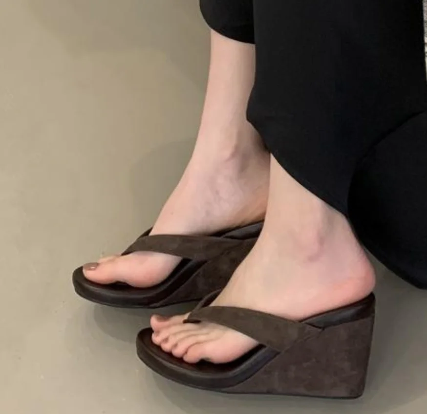 

AIYKAZYSDL тапочки на танкетке с зажимом для носка, уличная одежда, шлепанцы, шлепанцы, повседневная обувь, туфли-лодочки для женщин, весна-лето 41 42