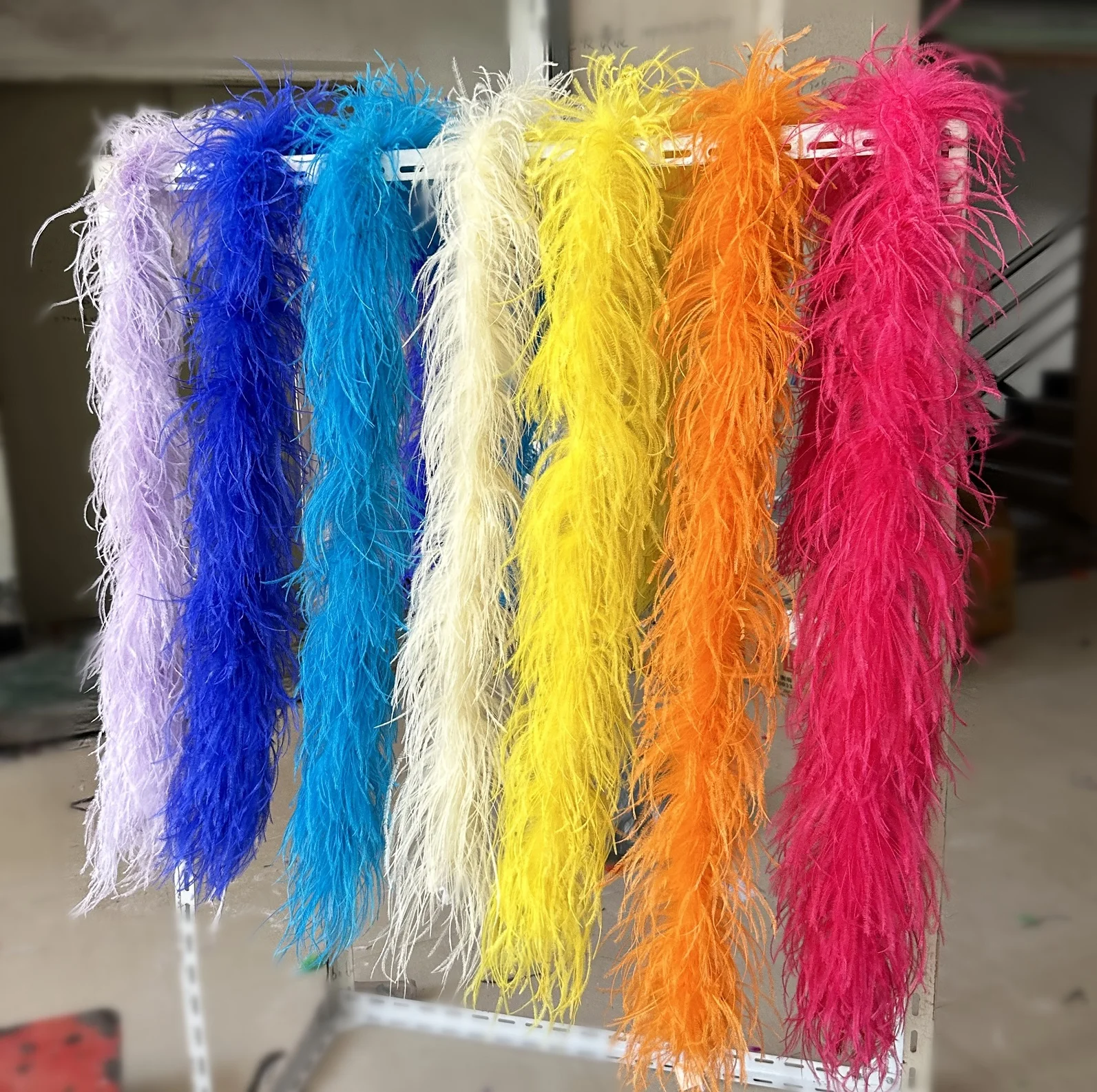 2Meter Long Ostrich Feather Boa 6ply Colored Plumas Trim Soft Fluffy Shawl Scarf for Wedding Party Dress Carnival Decoration