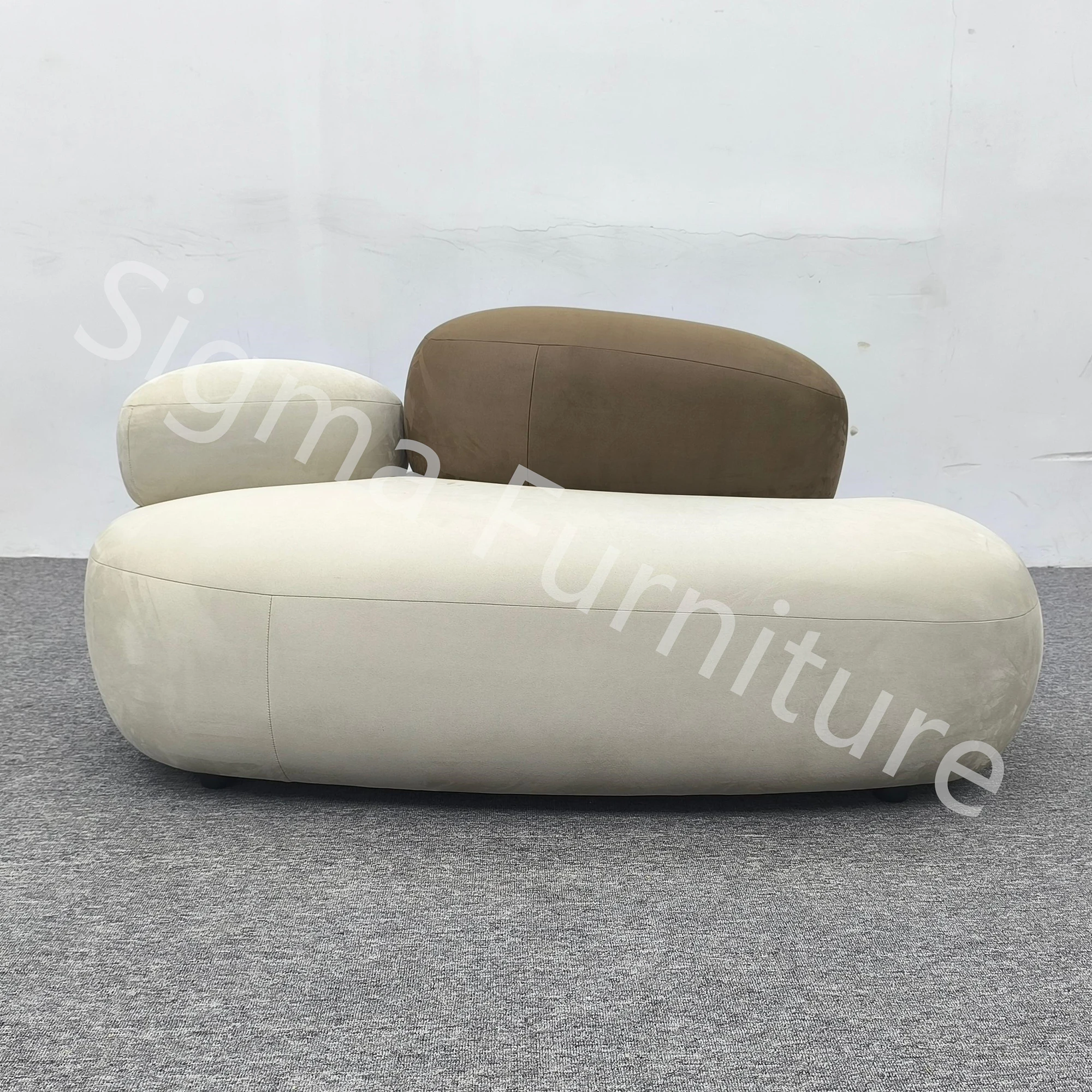 Minimalist Couch Curved Velvet Cream Style Small Unit Nordic Creative Leisure Reception Beauty Salon Living Room Sofa