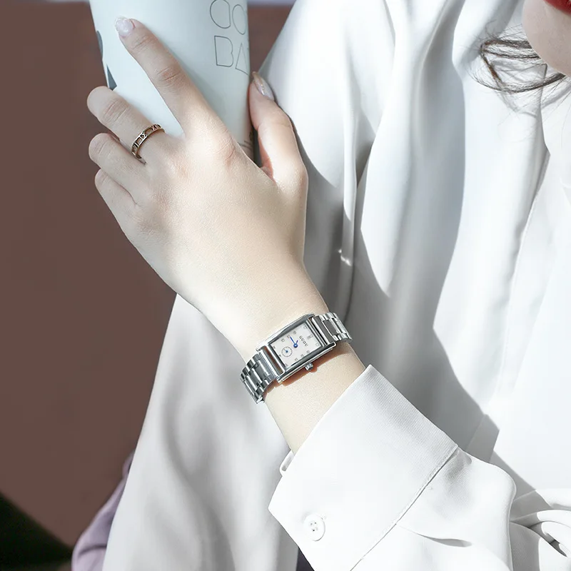 นาฬิกาแบรนด์แฟชั่นสแตนเลสนาฬิกาทองกุหลาบสี่เหลี่ยมสำหรับผู้หญิงนาฬิกาควอตซ์สำหรับสุภาพสตรี