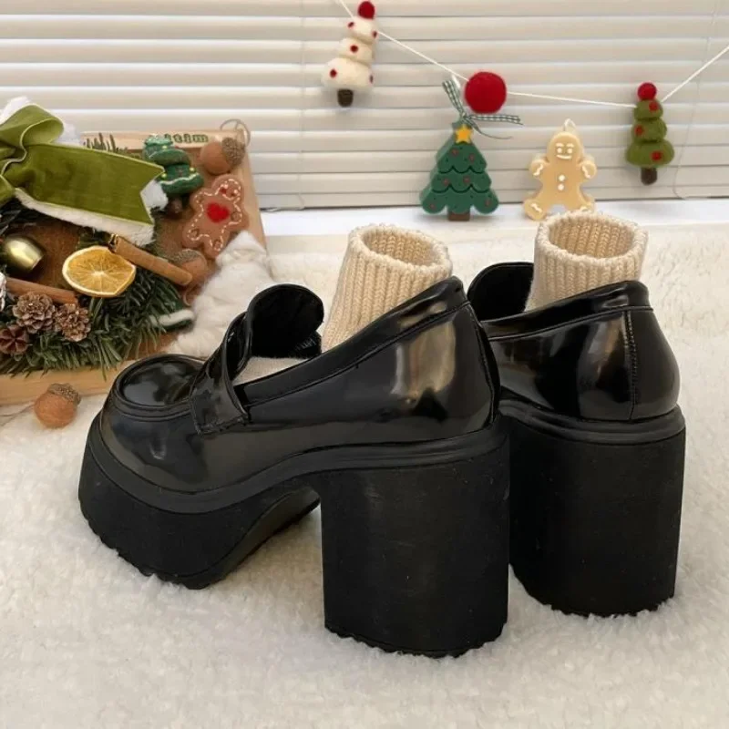 حذاء بدون كعب نسائي من جلد البولي يوريثان 2025 حذاء بكعب عالي أسود قوطي مكتنز حذاء نسائي طراز Preppy Jk حذاء موحد Mujer