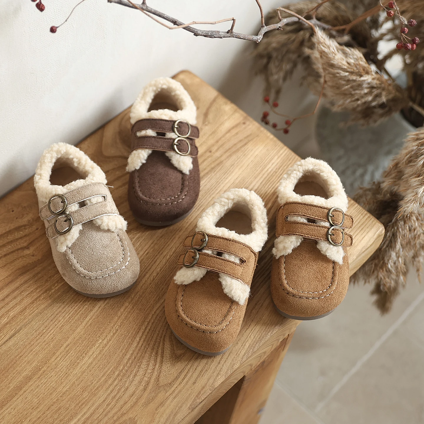 

New Winter Children Flats Shoes Solid Plush Warm Nubuck Leather Girls Princess Casual Shoes Soft Bottom Furry Kids Cotton Shoes