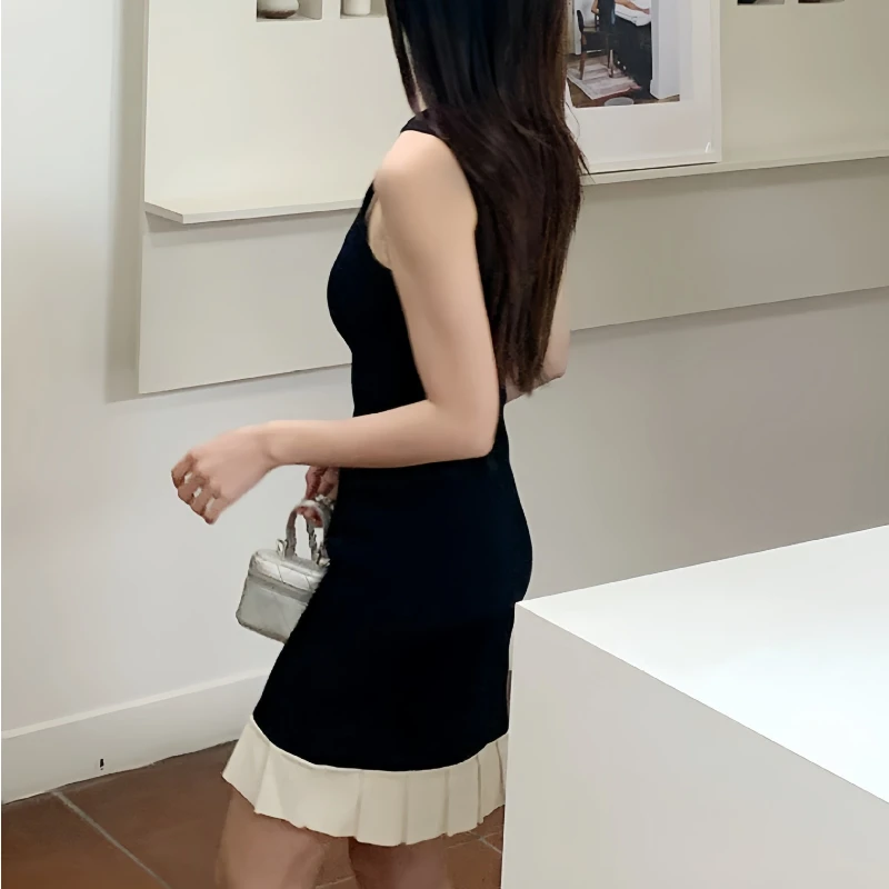 High Quality Slim Fit Little Black Mini Dress Women’s Spring/Summer  Pleated Trim Sleeveless Knitted Elegant Dress 2024