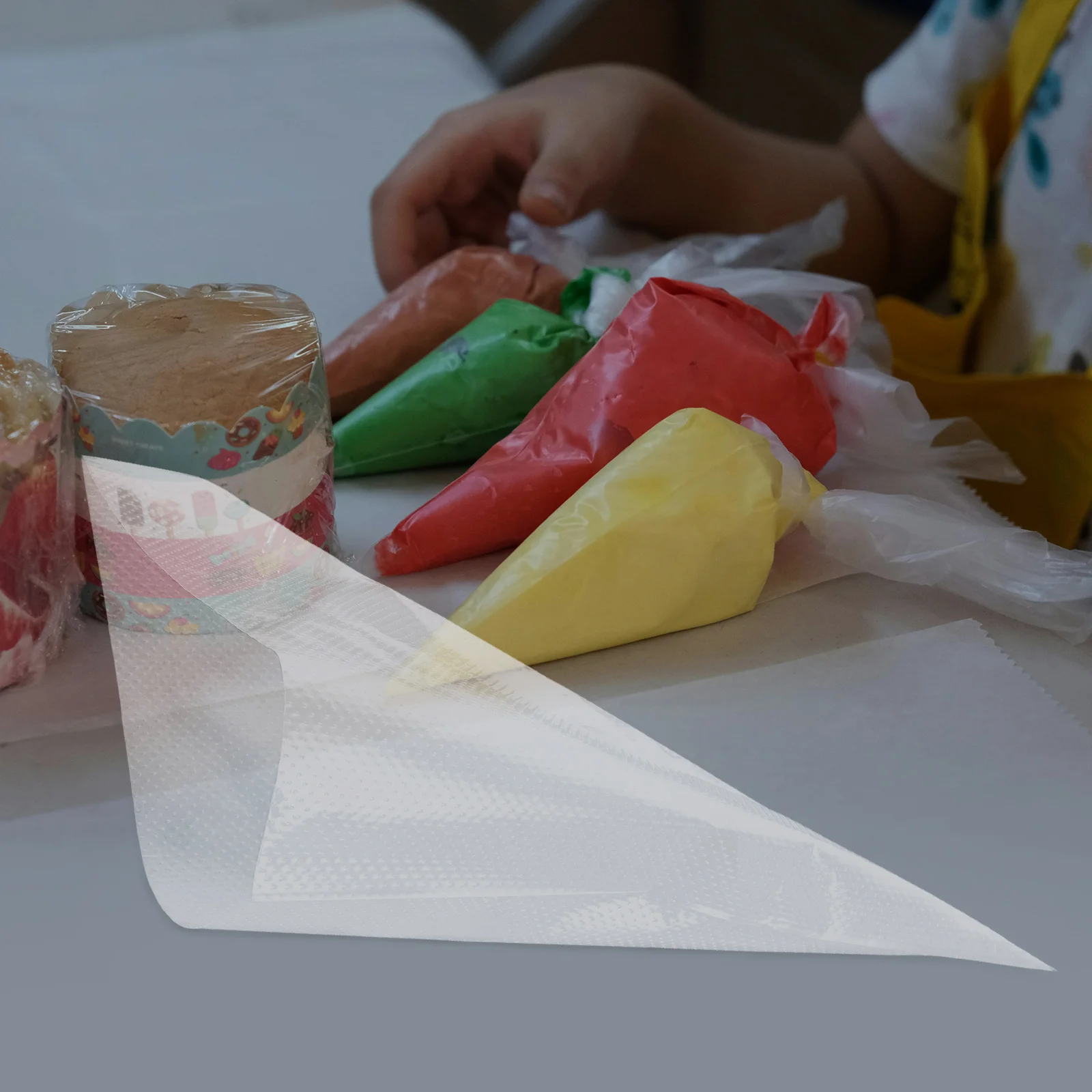

200Pcs Small Clear Disposable Piping Bags Thickened Icing Pastry Bags for Cake Decorating Baking Gadgets Baking Tools and Gadget