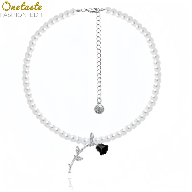 

Cute Rose Flower Charm Beaded Chain Pearl Necklace For Women Colored Resin CZ Fashion Dainty Unique Choker Necklaces Party Gift