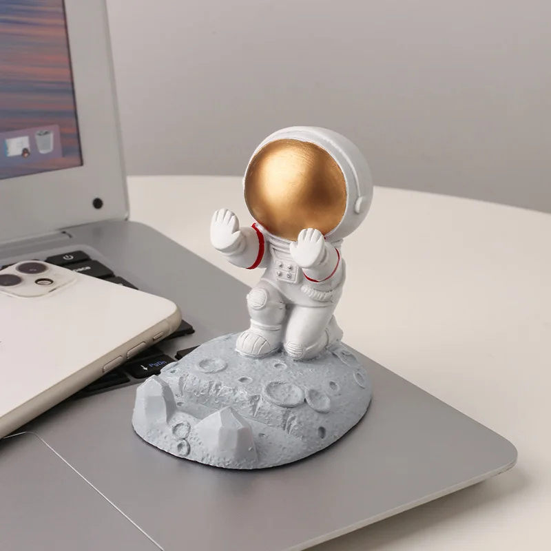 Popular Home Furnishings Astronaut Hand Made Mobile Phone IPad Flat Base Bracket Wholesale Phone Holder