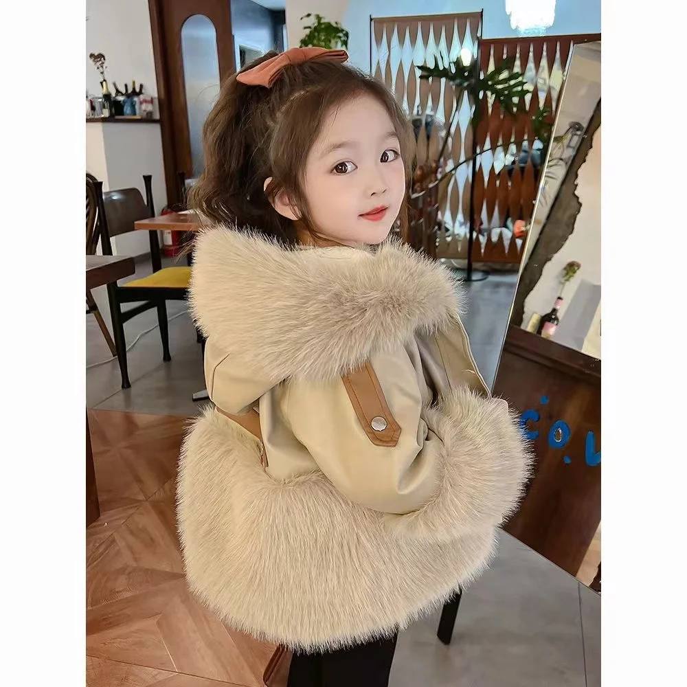 Girls\' Autumn and Winter Coats 2024 New Baby Winter Foreign Air Plus Fleece Fur Children\'s Top Little Girl Fur