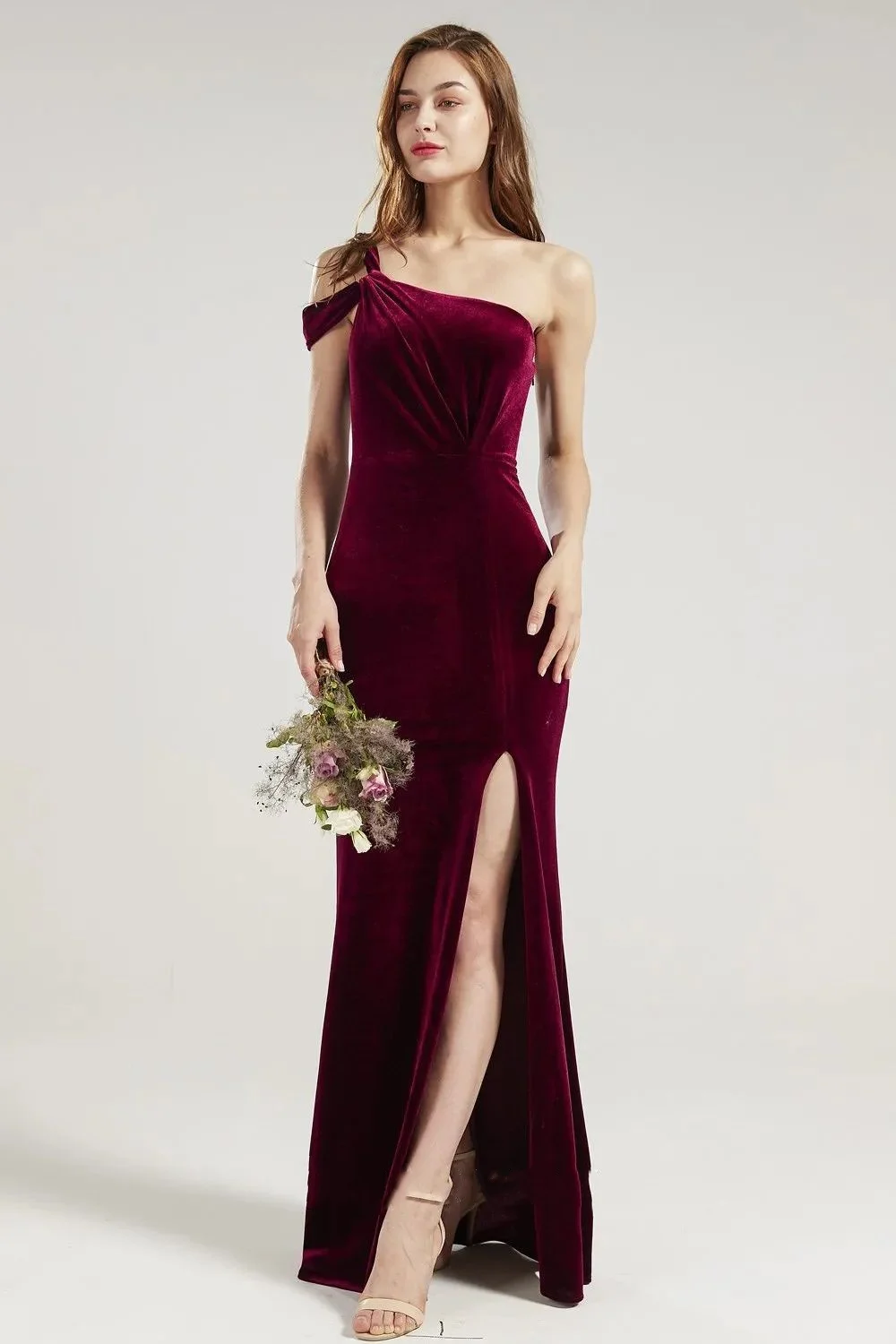 

Beshinel Customized One Shoulder Sleeveless Velvet Evening Dresses Backless Side Slit Burgundy Sweetheart Mermaid Prom Gowns