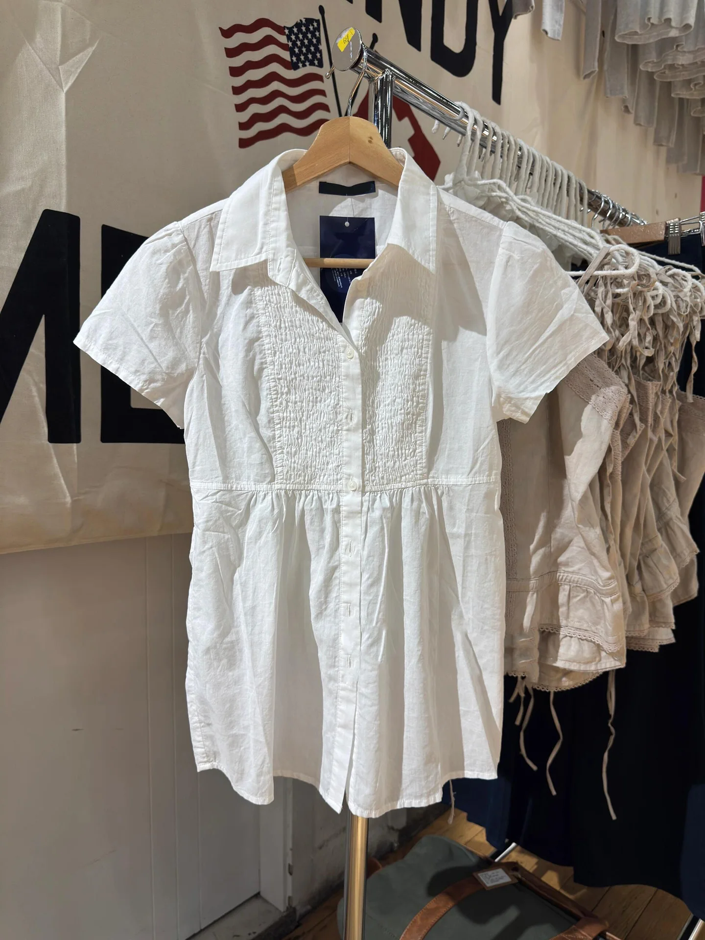 

Белая плиссированная блузка с завязками, женские летние однобортные хлопковые блузки с отложным воротником, милые рубашки с короткими рукавами в консервативном стиле