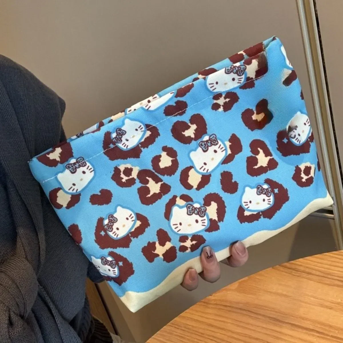 Bolsa de maquillaje Hello Kitty, bolso tipo sobre Miniso, bolsa de almacenamiento de cosméticos portátil de gran capacidad para artículos de tocador de viaje