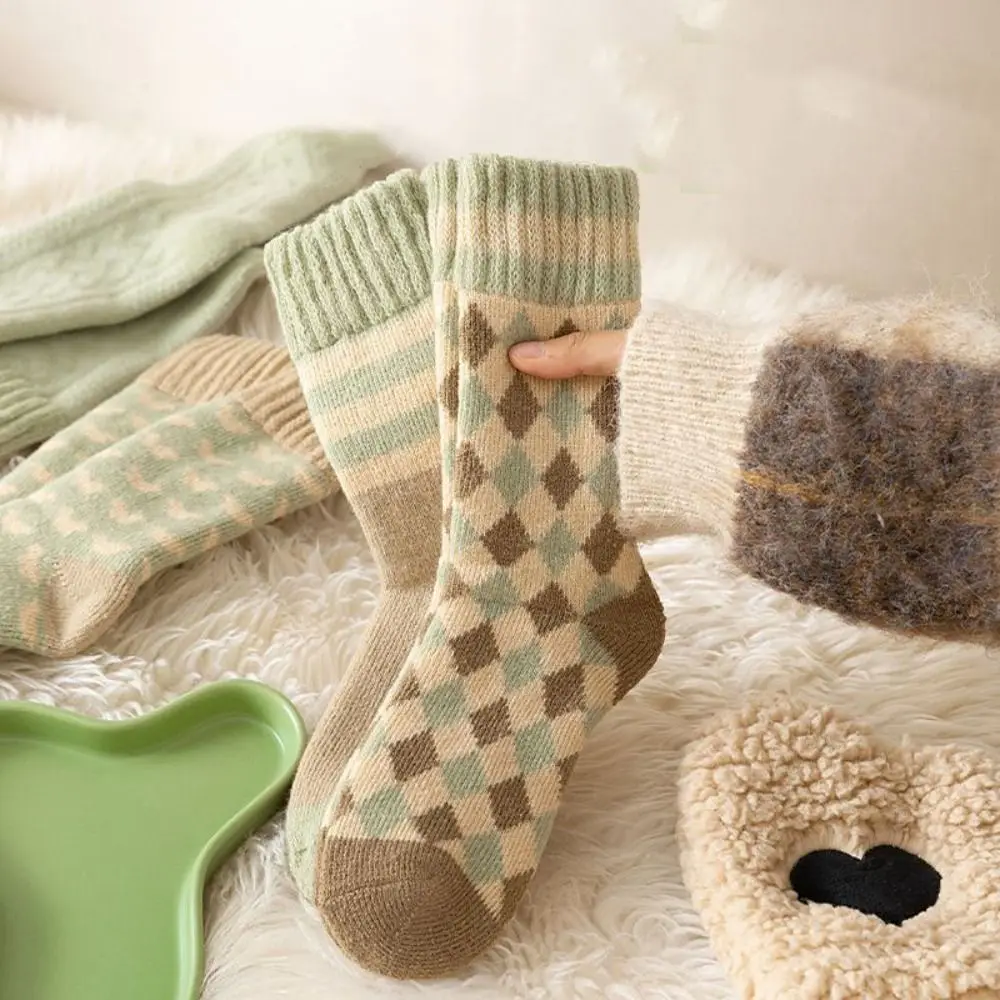 

4Pairs Sweet Stripe Grid Thickened Socks Sleeping Mid-tube Floor Socks Hosiery Winter Warm Socks Women Autumn