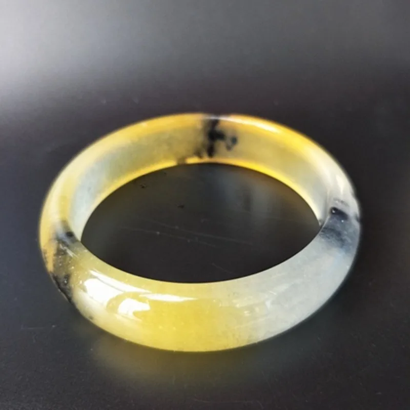 

Natural High Ice Quartzite Jade Bracelet, Elegant and Versatile Jade Bracelet