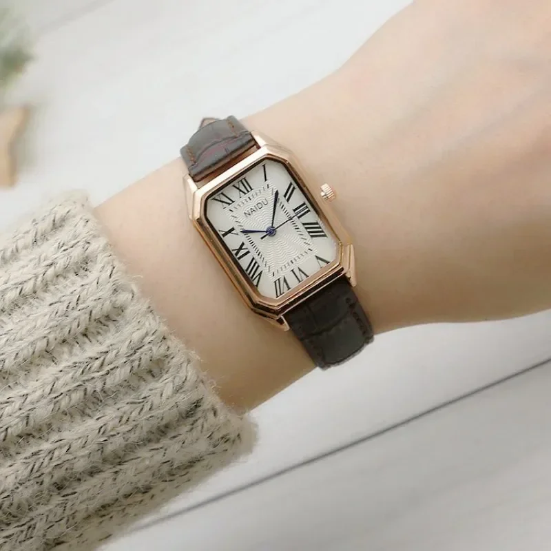 Retro Watches Classic Casual Quartz Dial Leather Strap Band Rectangle Clock Fashionable Wrist Watches for Women Wrist Watch