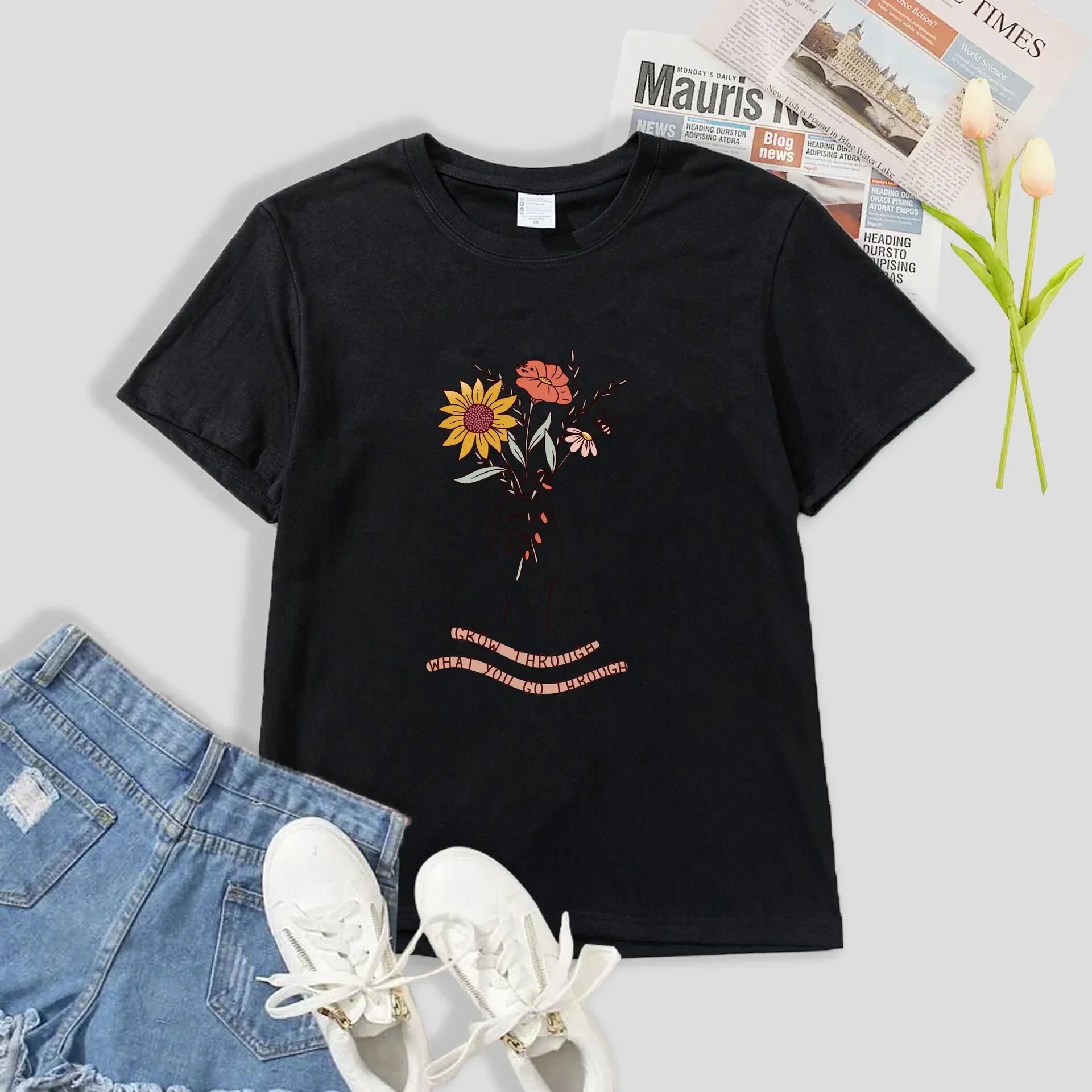 Aestheticism Hand Tied Bouquet Printed Women Tshirt Summer Vintage Style Aesthetic T Shirt Girlfriend Valentines Day Cotton Tops