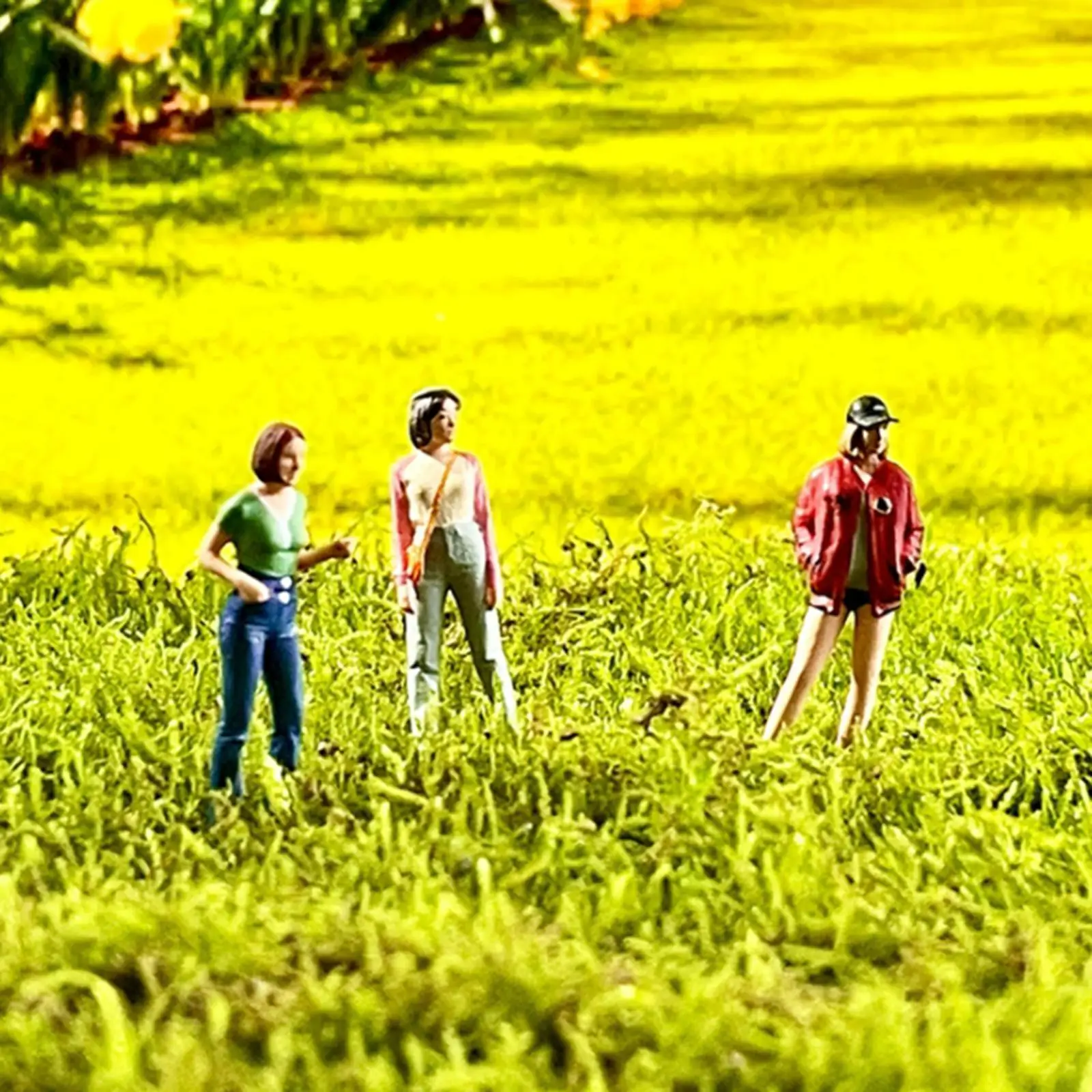 3 Stück 1:64 Diorama-Frauenfiguren, Menschenmodelle für Puppenhausdekorationen