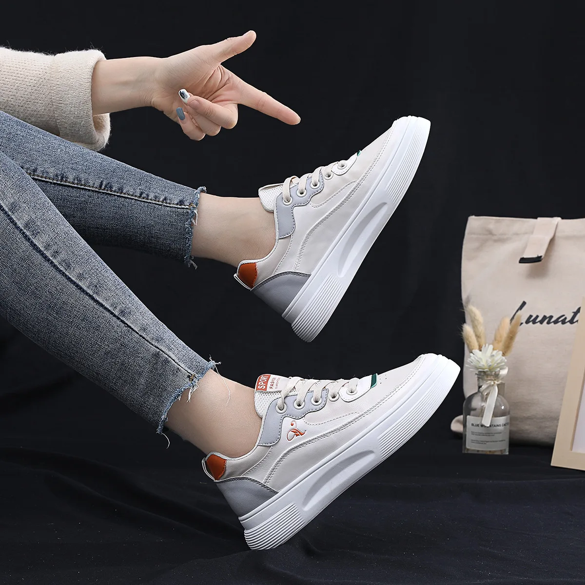 New Style White Sneakers Woman Campus Student Sneakers Show Feet Comfortable Breathable Soft Leather Casual Shoes Sneakers Women