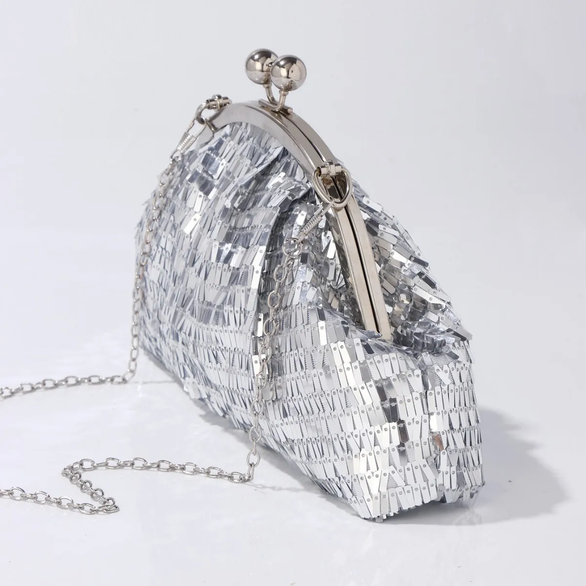 Niche Popular Portable Cloud Shoulder Bag Light Luxury Bag Aluminum Women's Hand Dinner Designer Luxury Bags Bolso Boda Invitada