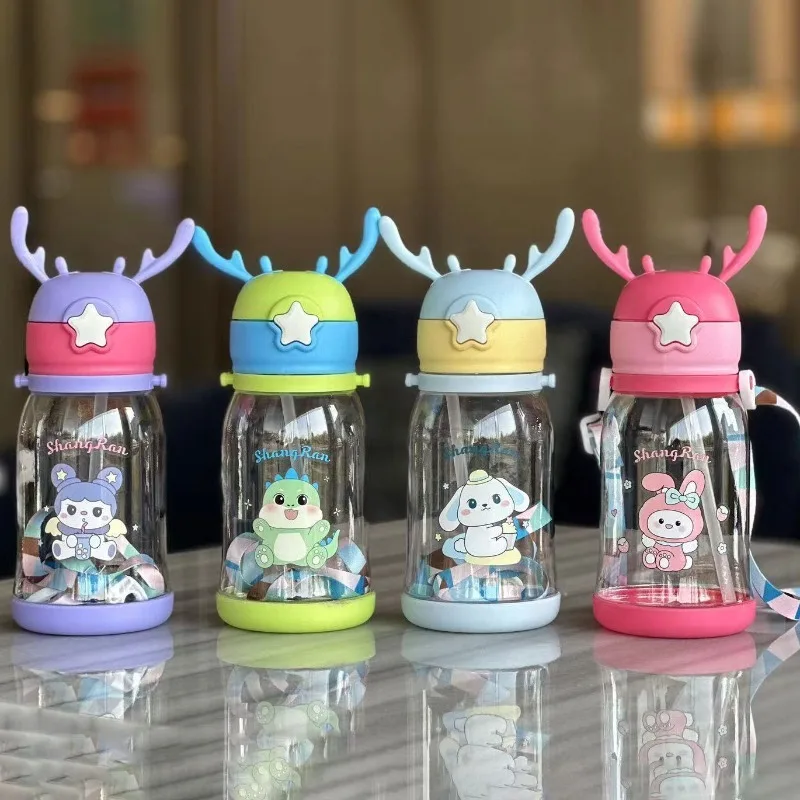 

New cute plastic cartoon portable children's cup with lifting rope and deer antlers straw cup