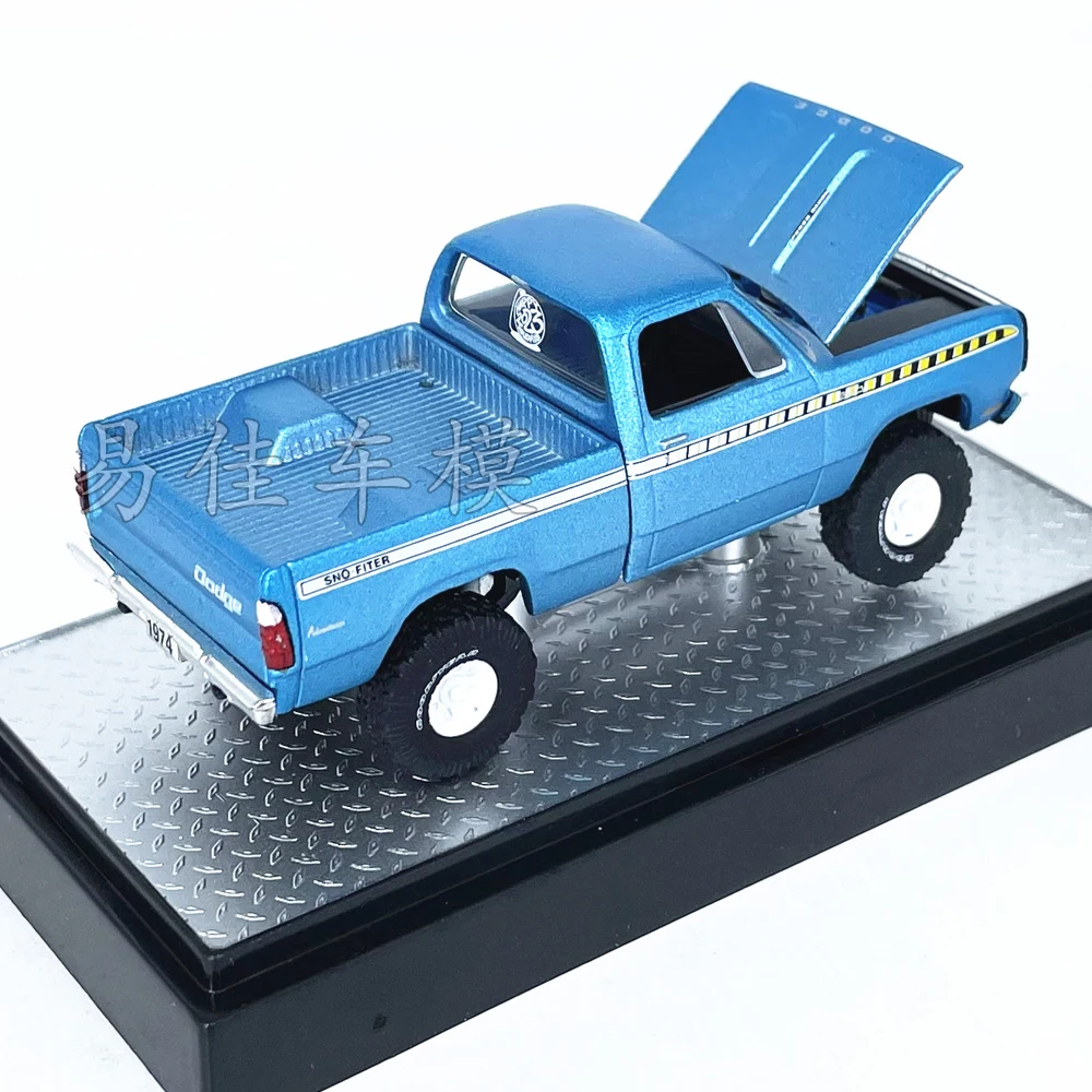 M2 Machines 1/64 1974 Dodge pickup Green/Blue Die-cast Alloy Car Model Collection Gift Toy