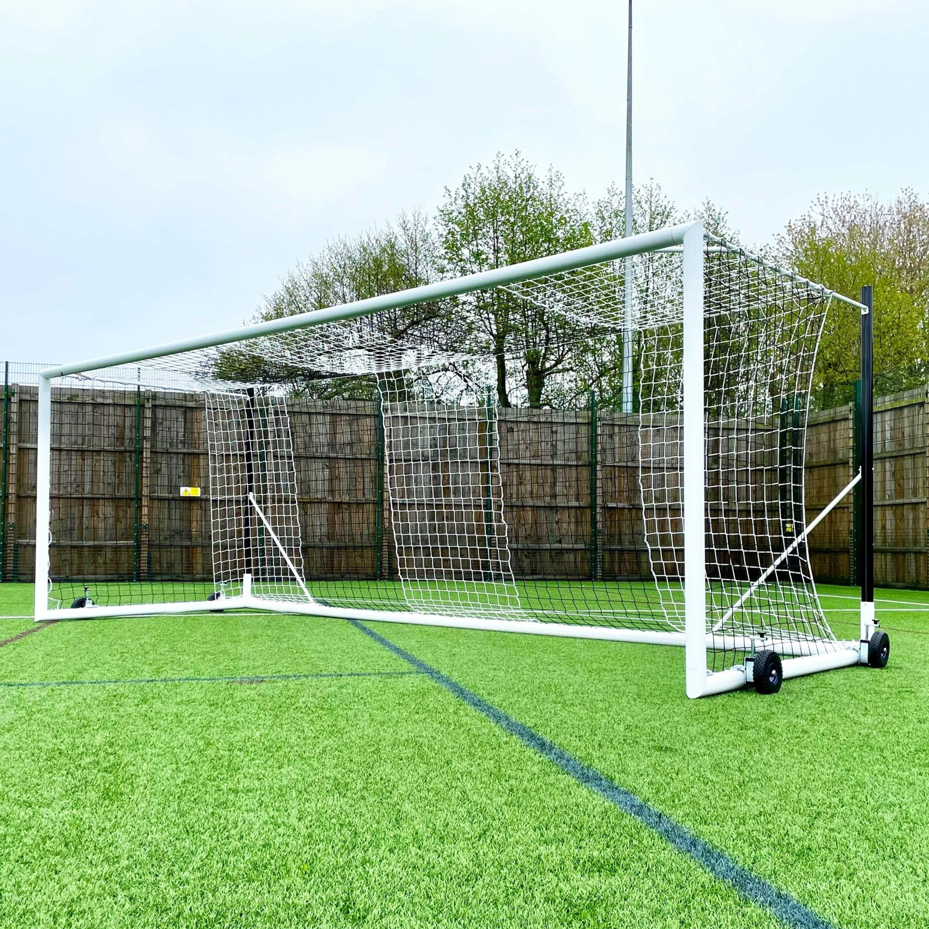 

Stadium Freestanding Aluminum Soccer Goal 21FT X7FT ALU110MM Box for Competition