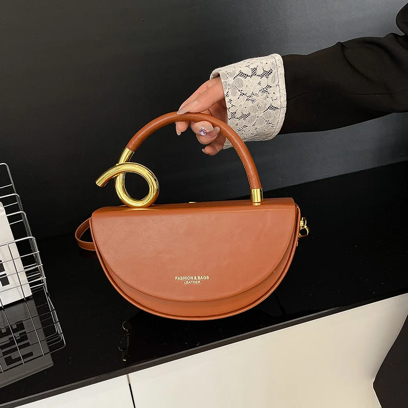 

Advanced Design Box Bag Personalized Handle Flip Small Square Bag Retro Fashion Simple Versatile Single Shoulder Crossbody Bag