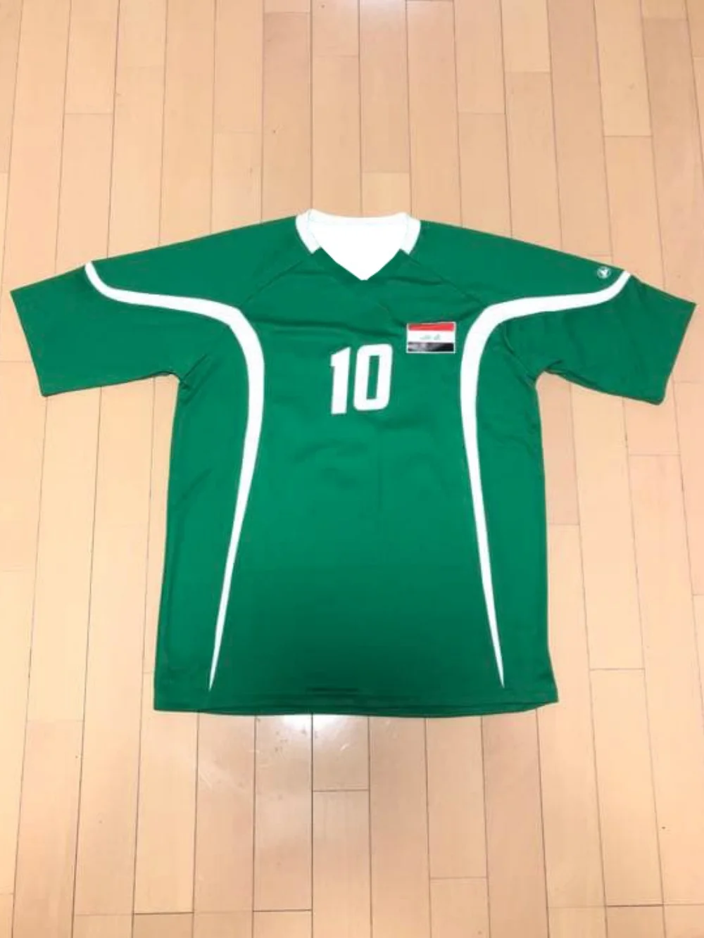 

Iraq Style Football Jersey, Green White Retro Style Soccer Shirt, Lightweight Moto Breathable Sports Top for Men & Collectors