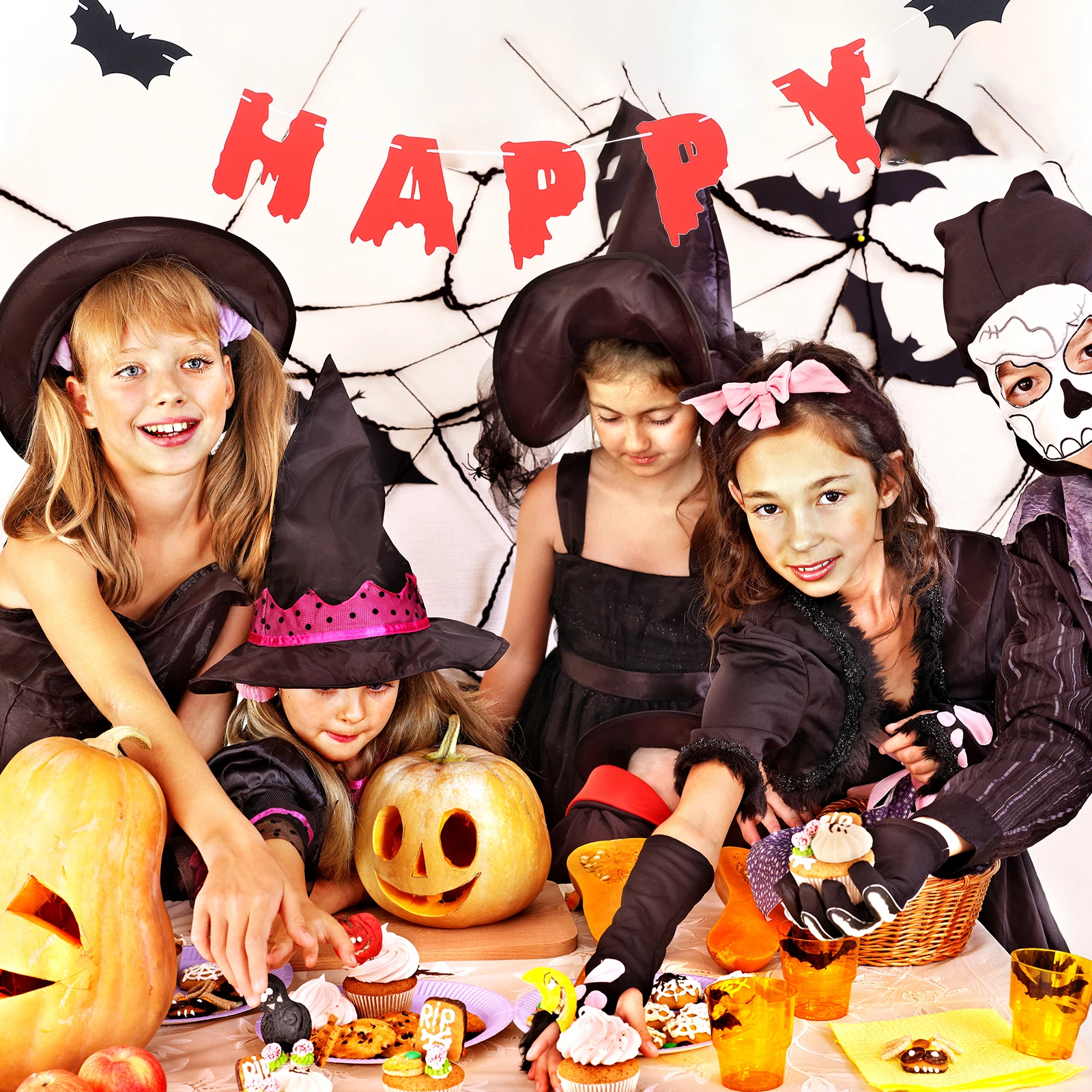 

1Set Halloween Birthday Paper Banner Red Hanging Flag Party Decor Letters Decoration Pendant for Theme Party Photo Prop