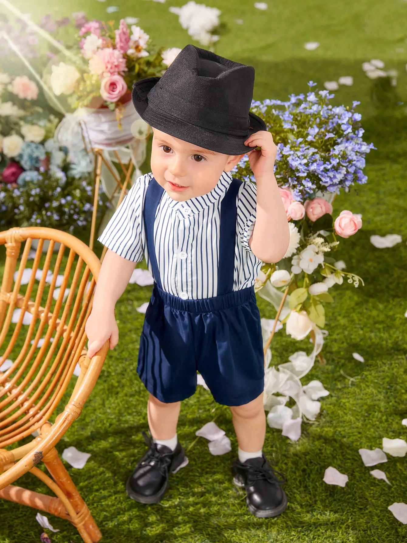 Baby summer fashion simple refreshing comfortable breathable suit.