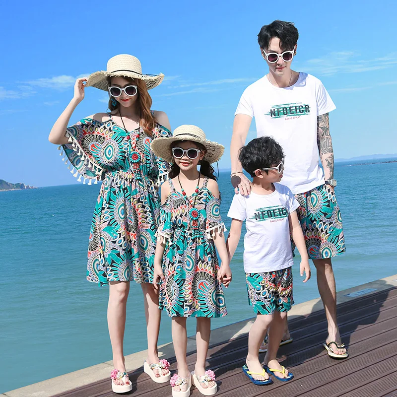 Resort Vacation Look Parent-child Hiliday Clothes Family Matching Beach Couple Clothing Mom Daughter Dress Dad Son Outfits Sets