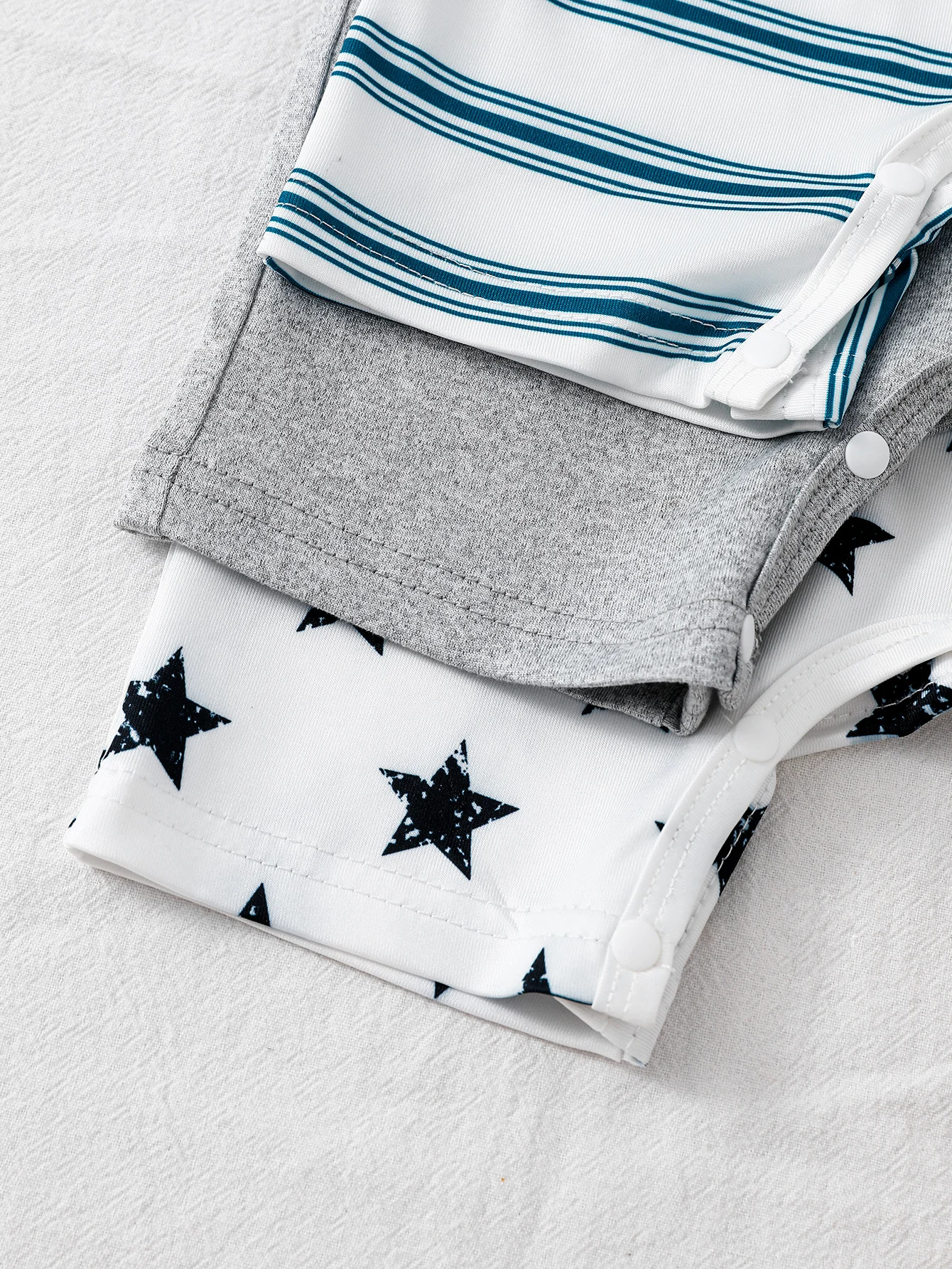 طقم رومبير صيفي بدون أكمام مكون من ثلاث قطع للأطفال الرضع الأولاد مجموعة ملابس متعددة المكونات للصيف