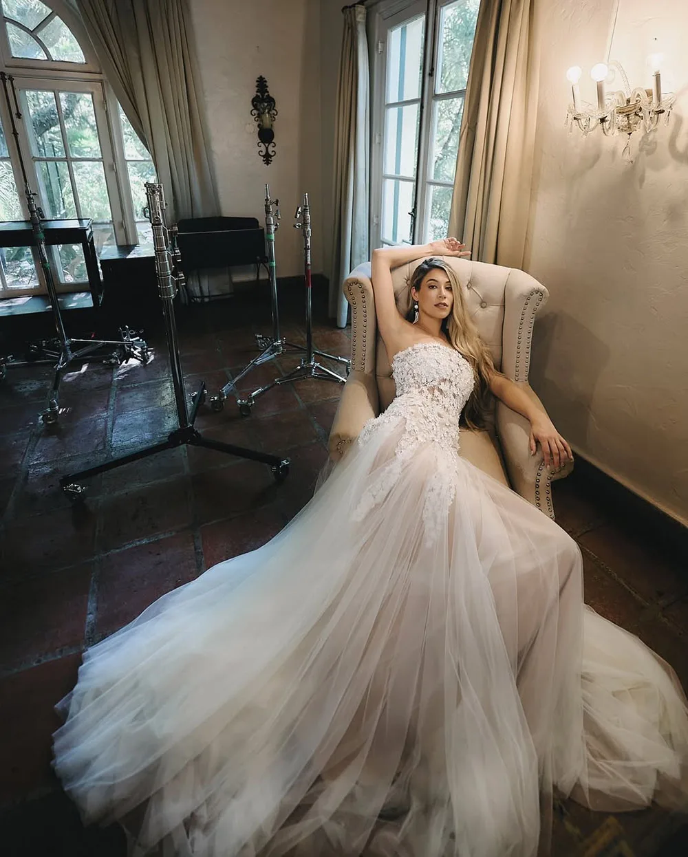 Рисунок 2 - Свадебное платье из тюля в этническом