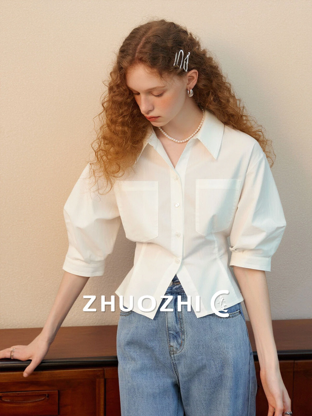 

Женская повседневная блузка с длинным рукавом, воротником-стойкой, двойными карманами и эффектом утяжки на талии, весна 2026