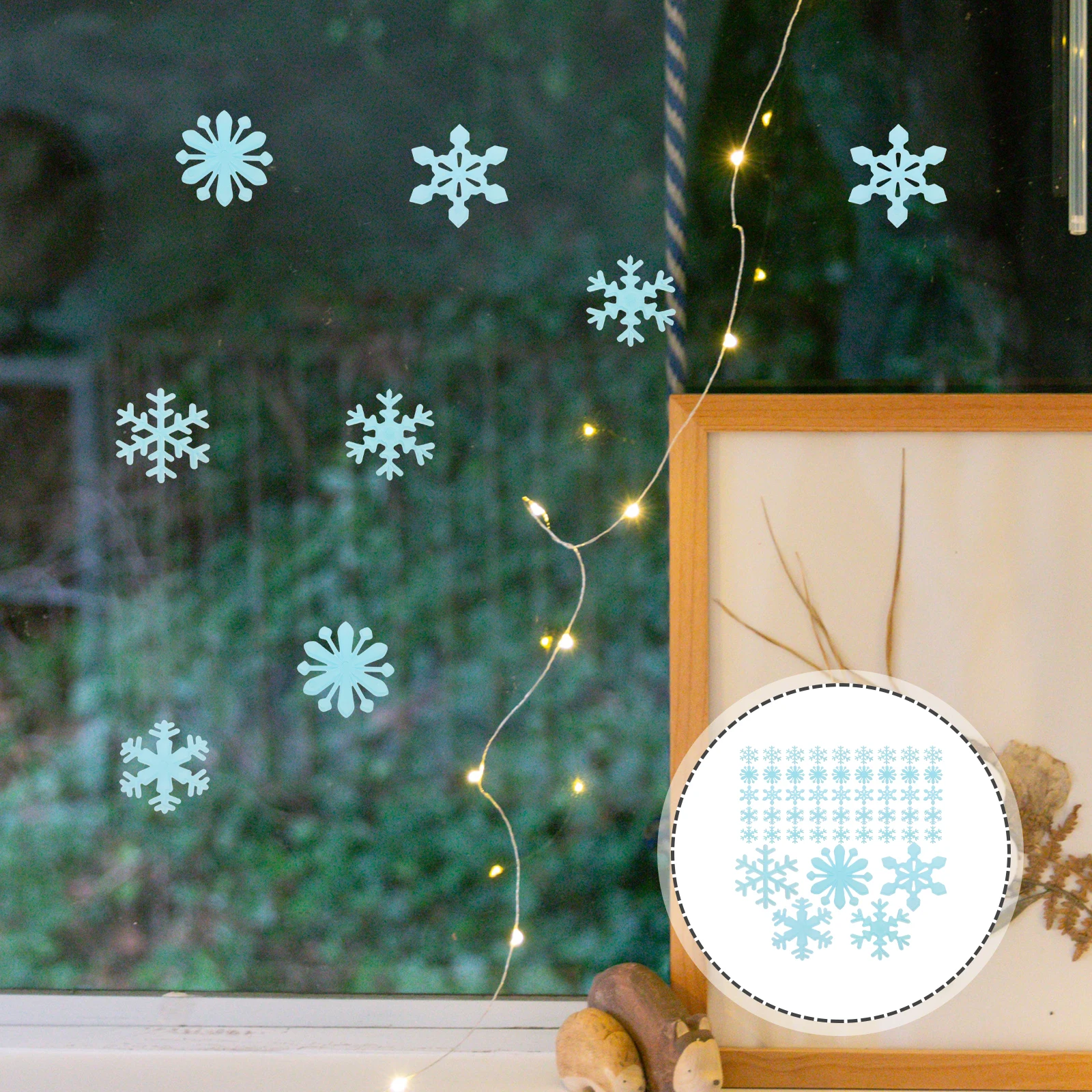 

50 PCS Chargeable 3D Snowflake Wall Stickers Child Fluorescent Glow in The Dark