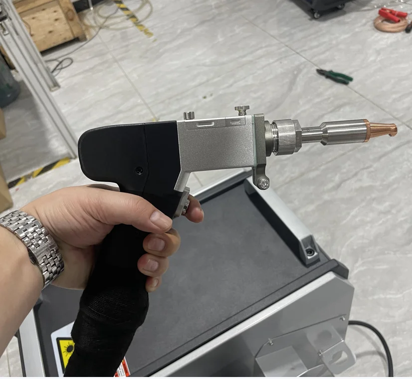 1500W Mini Portable Metal Welder New Laser Technology for Stainless Steel air Cooled Laser Welding Machine