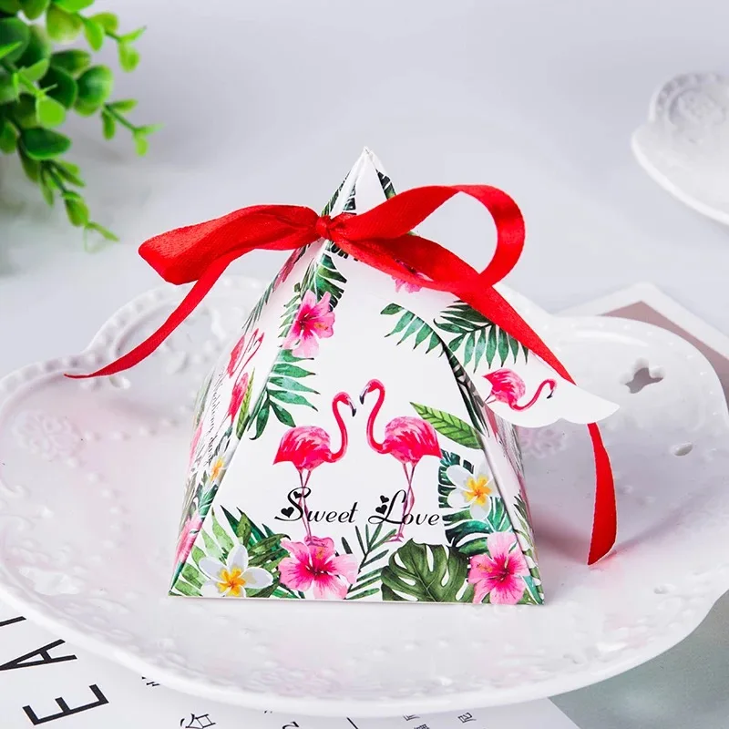 

100pcs Large Triangular Pyramid green forest style Flamingo flower floral Candy Boxes Wedding Favors Party Supplies Gift Box